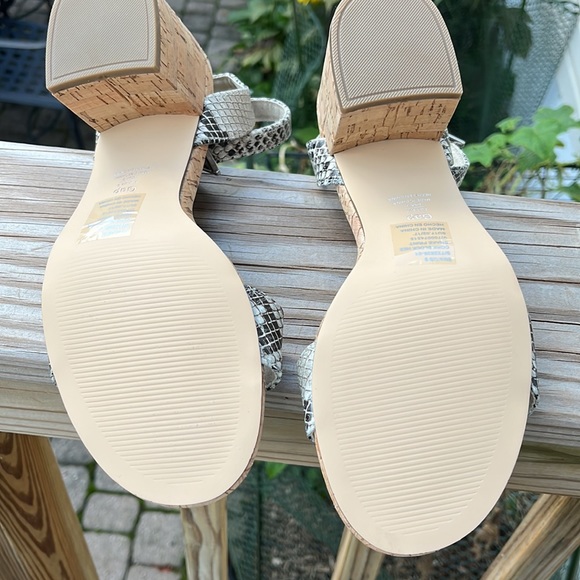 Snakeskin sandals - Picture 4 of 7